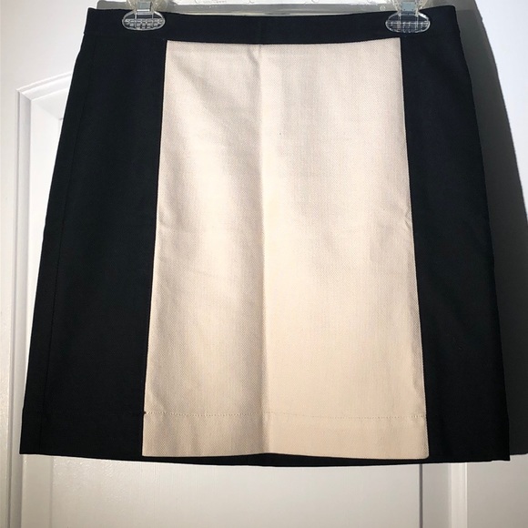 LOFT Dresses & Skirts - Adorable all cotton mid length skirt LOFT Dresses & Skirts - Adorable all cotton mid length skirt